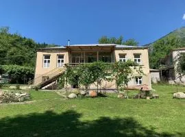 Authentic house with a huge garden