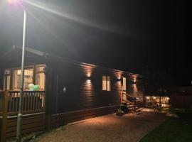 Dottys lodge，位于费尔顿的酒店