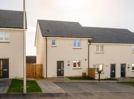Heather Way 4 Bedroom House - Mayfield, Dalkeith