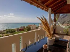 Anna Maria apartment with a spectacular sea view near the beach