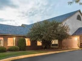 Dodgeville inn & suites，位于道奇维尔的酒店