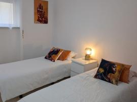 Cozy large rooms in Minde, Fatima，位于Minde的酒店