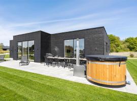 Awesome Home In Grenaa With Sauna，位于格雷诺的酒店