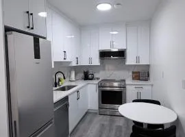Private Creekstone Basement Suite with Kitchen