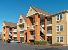 Studio 6 Extended Stay Sacramento Arden Way CA，位于萨克拉门托的酒店