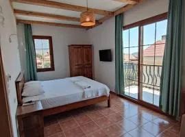 Ami Tai-Candle Light Hotel Rooms