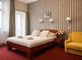 阿奈克斯卡兹米尔兹酒店