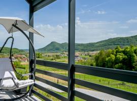 Vineyard Home with Jacuzzi & BBQ, Pet Friendly by Destination GREEN Croatia，位于Margečani的酒店