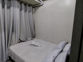 JJL Staycation，位于马尼拉的酒店
