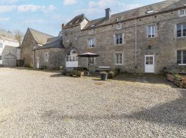 Charming Farmhouse in Ouffet for 7，位于乌费的酒店