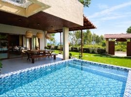 Trạm Seven Retreat House Gành Đá Đĩa Phú Yên,位于Tuy An的酒店