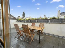 Exclusive Rooftop Duplex Penthouse, Hot Tub, 2 Terrace Views, 230sqm, Downtown, 6min walk to main station，位于巴塞尔的酒店