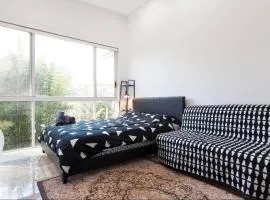 Relax and Retreat Studio Flat