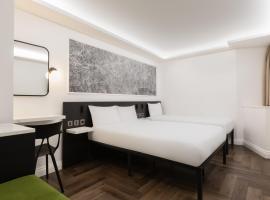 STG Hotel Oxford Street - formerly St Giles London Hotel，位于伦敦的酒店