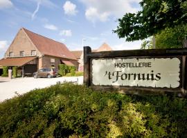 Hotel 't Fornuis，位于Ternat的酒店