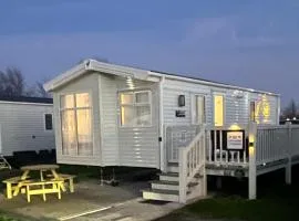 Calypso Hot Tub Breaks Tattershall Lakes Pet Friendly