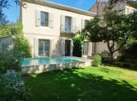 Mas provençal avec piscine au coeur de Fontvieille