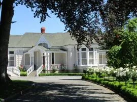 Valmai House & Motel Cambridge