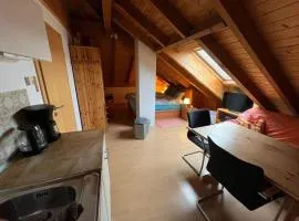 Gemütliches, ruhiges Dachgeschosszimmer