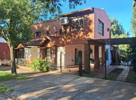 ALOJAMIENTOS ANGEL cerca de todo, centro, playas, gastronomia, super，位于科隆的酒店