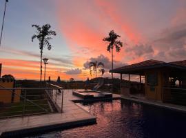 Ecohotel Guaduales Nature，位于佩雷拉的酒店