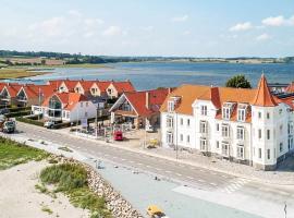 Hejlsminde Gem with Sea Views，位于海耶斯的酒店