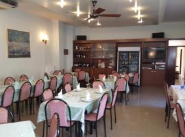 Albergo Bellucci，位于San Lorenzo in Campo的酒店