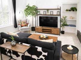 Town Centre 2 Bedroom Town House St Helier，位于圣赫利尔泽西的酒店