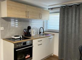Studio apartment，位于卡尔本的酒店