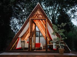 La Huerta golf & hotel，位于乔卢拉的酒店