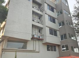 Hotel Vivank，位于戈尔哈布尔的酒店