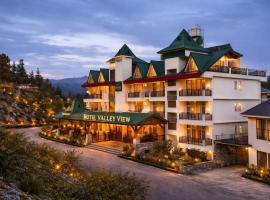 The Valley View By Hamilton Group - A Resort facing towards snow capped mountains，位于库夫里的酒店