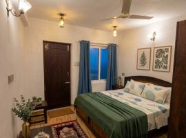 Batohi hotel cafe & Restaurant，位于Devaprayāg的酒店