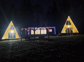 Casutele Anei- Aframe&Spa，位于Rişca的酒店