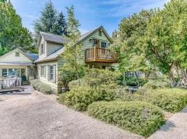 Classic Dog-Friendly Home with Free WiFi a washer&dryer & Enclosed Backyard