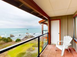 Sweeping Oceanfront Views Await Tranquil Condo with Balcony Beach Access W&D，位于布鲁金斯的酒店