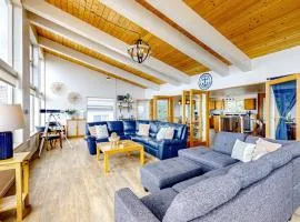 Dog-friendly home with amazing ocean & sunset views - walk to Ocean Way Beach