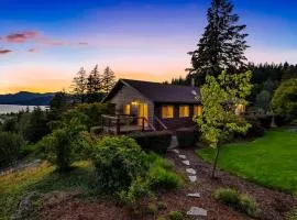 Luxurious home with breathtaking views of the Columbia River
