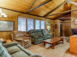 Dog-Friendly Cabin Close to the Village - SHARC Passes Included，位于森赖弗的酒店