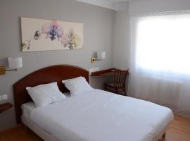 Logis Le Petit Trianon，位于圣布里文莱丝皮恩的酒店