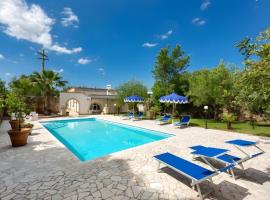 Villa Medici - Noble 19th Century Villa & Pool，位于奥里亚的酒店