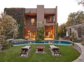 Luxury Hillside Retreat Villa & Panoramic Views