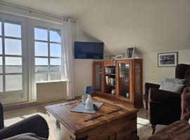 Ferienwohnung Leuchtturmblick，位于佩尔沃姆的酒店