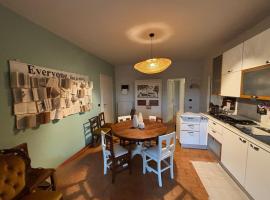 Al Bettolino Home, intero appartamento di 100 Mq，位于Sorbolo的酒店