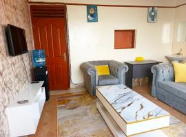 1,2and3br Greyz apartments Opp Lake Basin mall，位于基苏木的酒店
