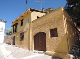 Casa Rural Las Mieles，位于Chillarón del Rey的酒店