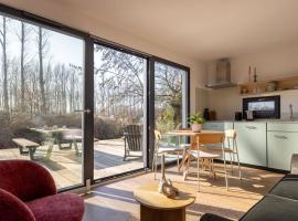 Tiny House by the water in Oud Ade - Tuin van Keet - 24，位于Oud-Ade的酒店