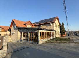 Eclipse grill and pizza，位于Corunca的酒店