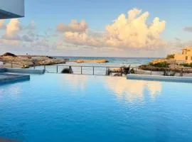 Villa Elegance-3 min Walk to the Beach-20 mins to Ochi Rios