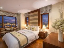Moonlight Hotel & Suites - City Center Views, Han River and Dragon Bridge